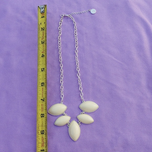 Liz Claiborne Silver & Cream Necklace!!! - Picture 6 of 8